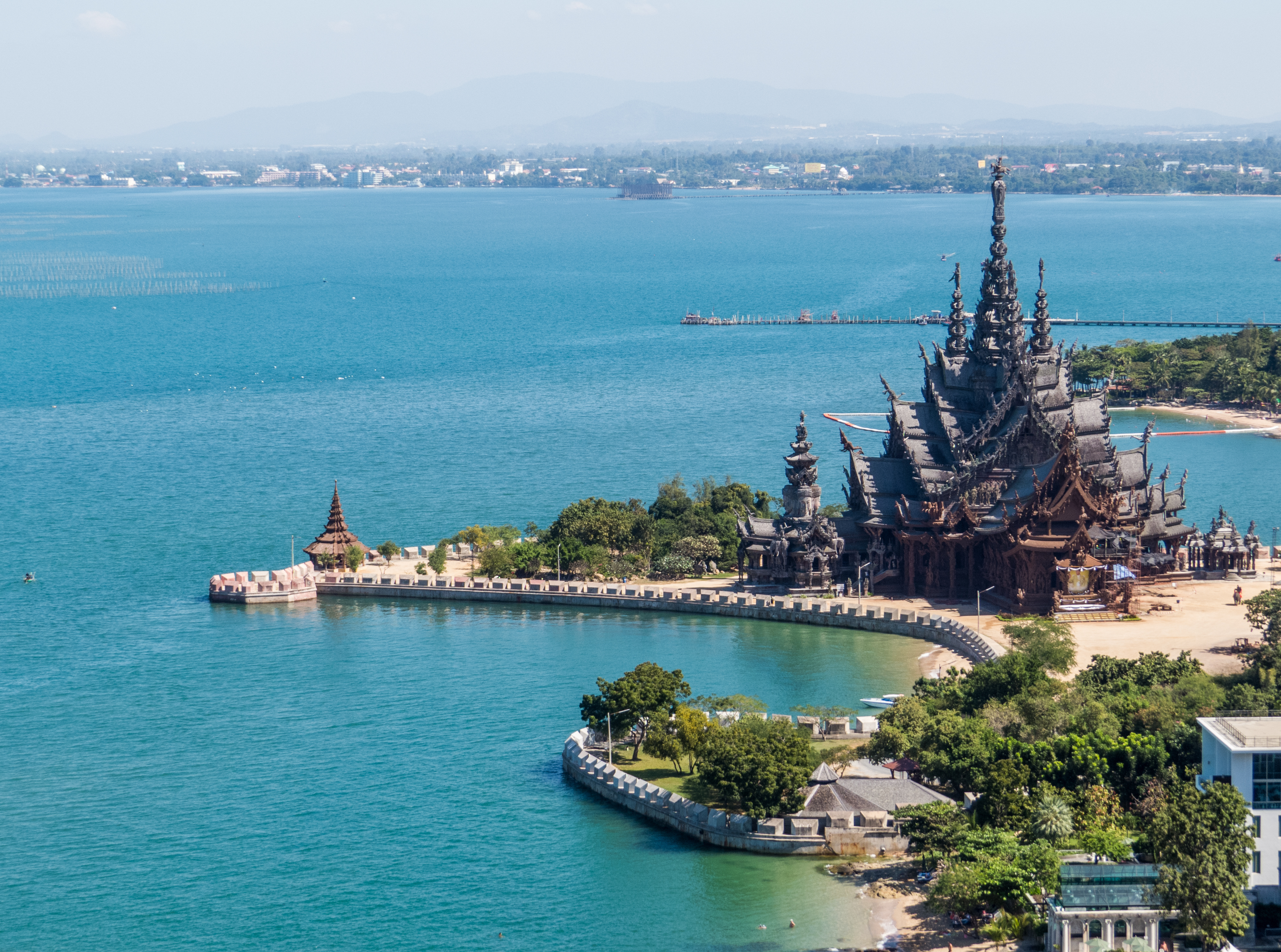 พิพิธภัณฑ์ปราสาทสัจธรรม · 2