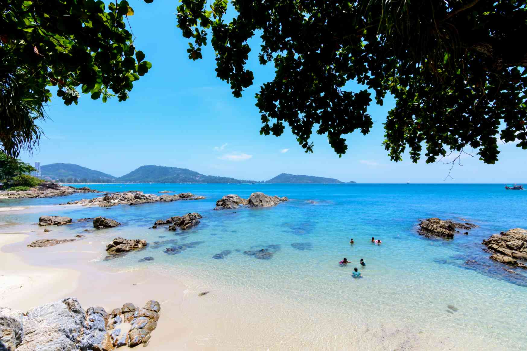 หาดกะหลิม