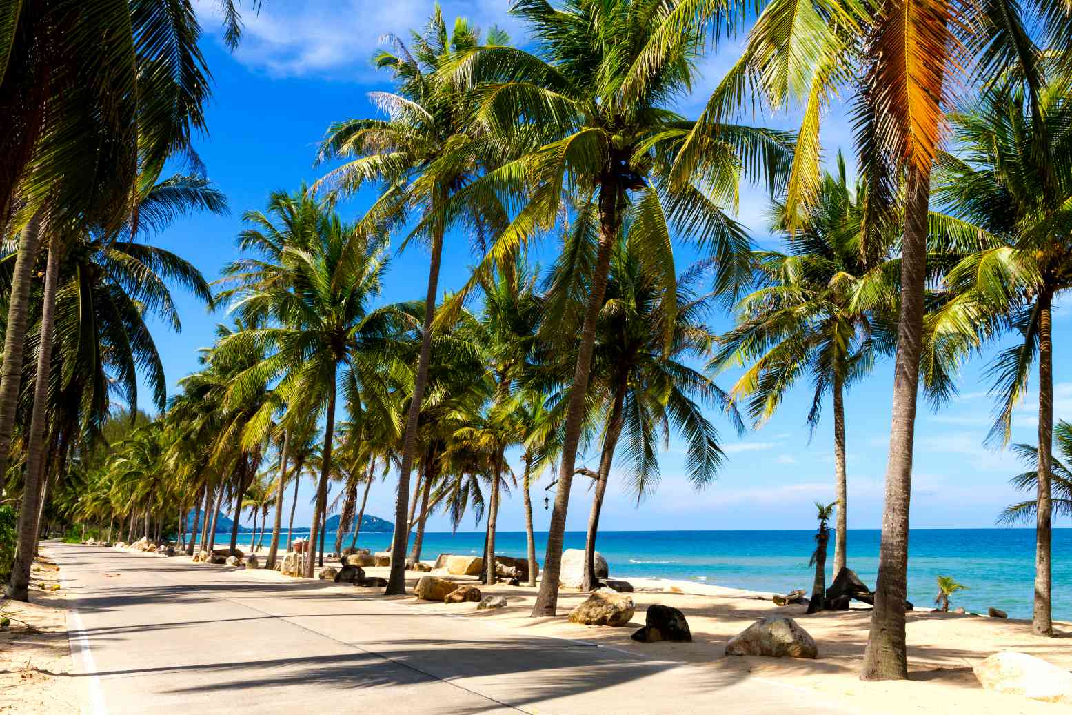 หาดบ้านกรูด