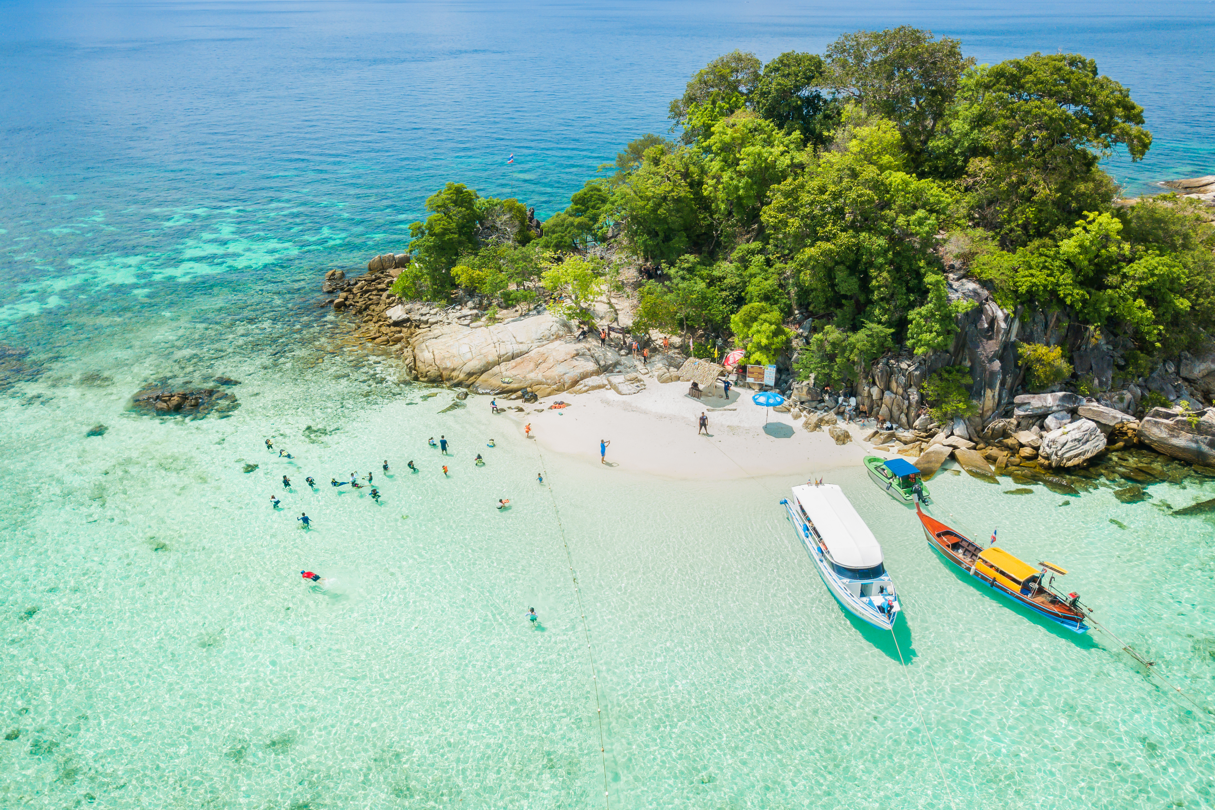 เกาะรอกลอย · 3