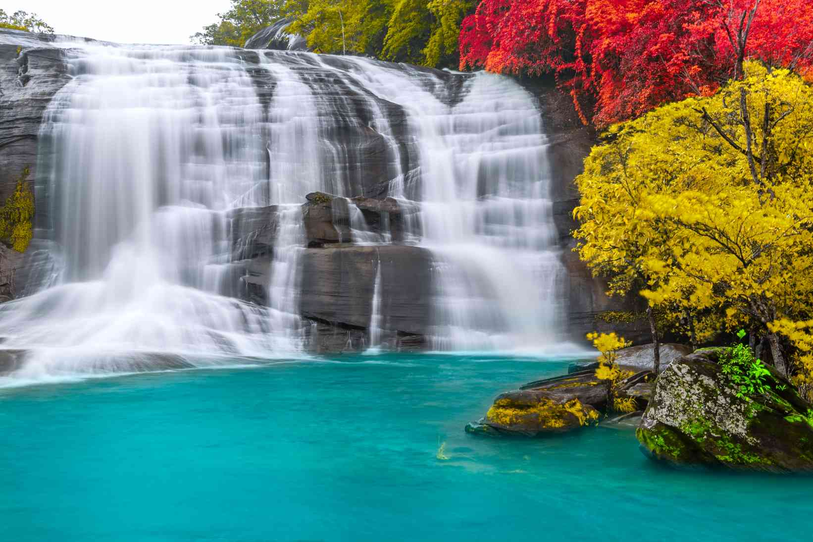 น้ำตกเจ็ดสี (น้ำตกกะอาม)