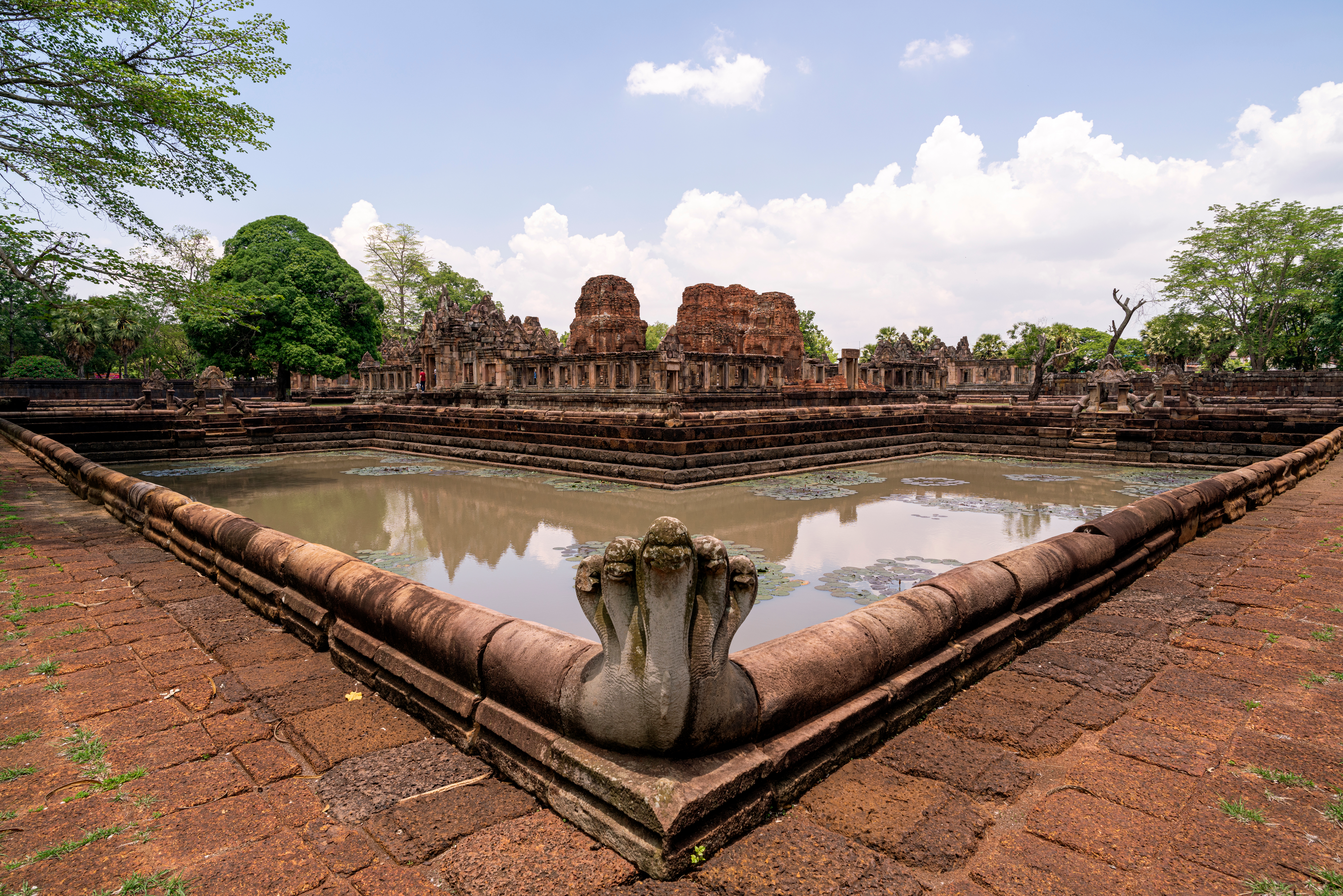 ปราสาทเมืองต่ำ · 2