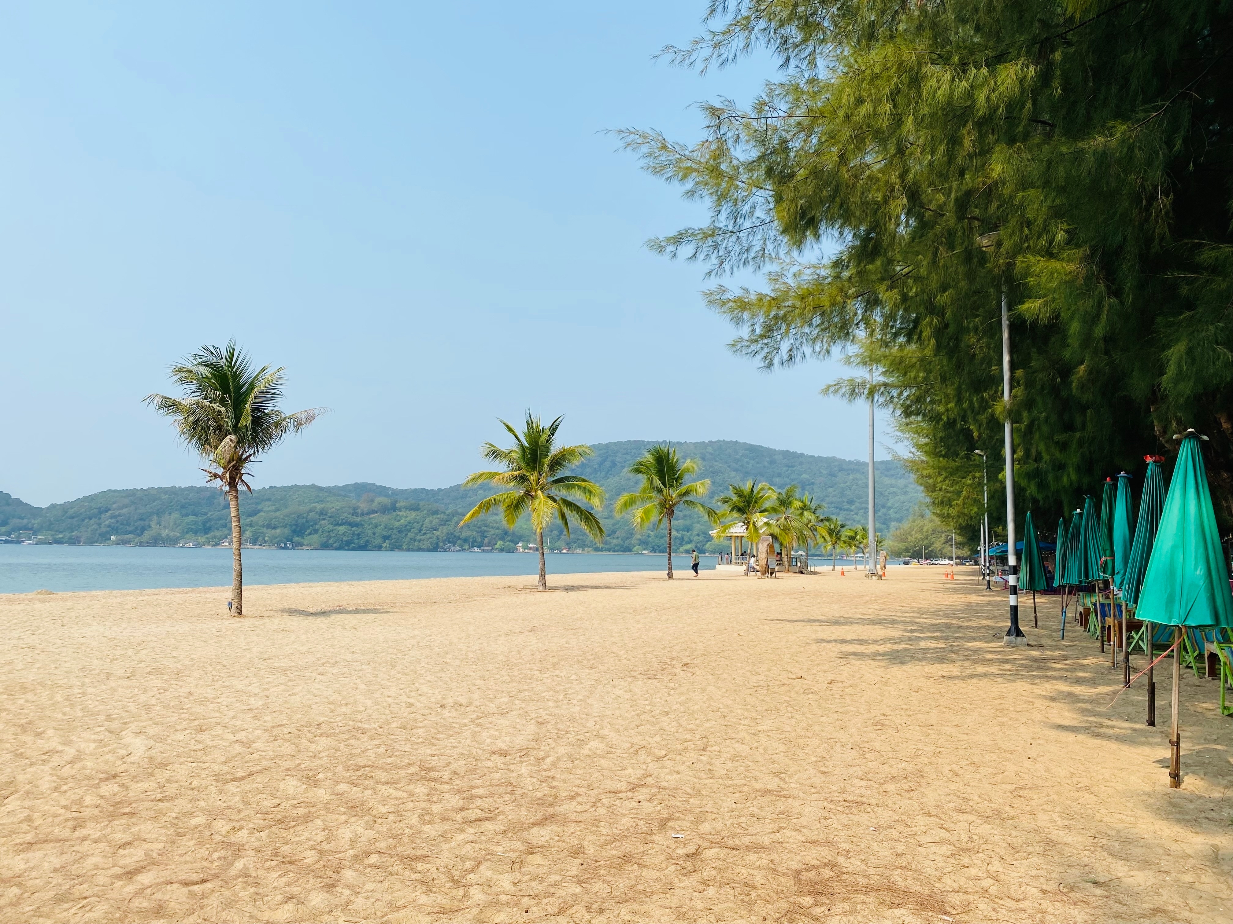 หาดแหลมสิงห์ · 2