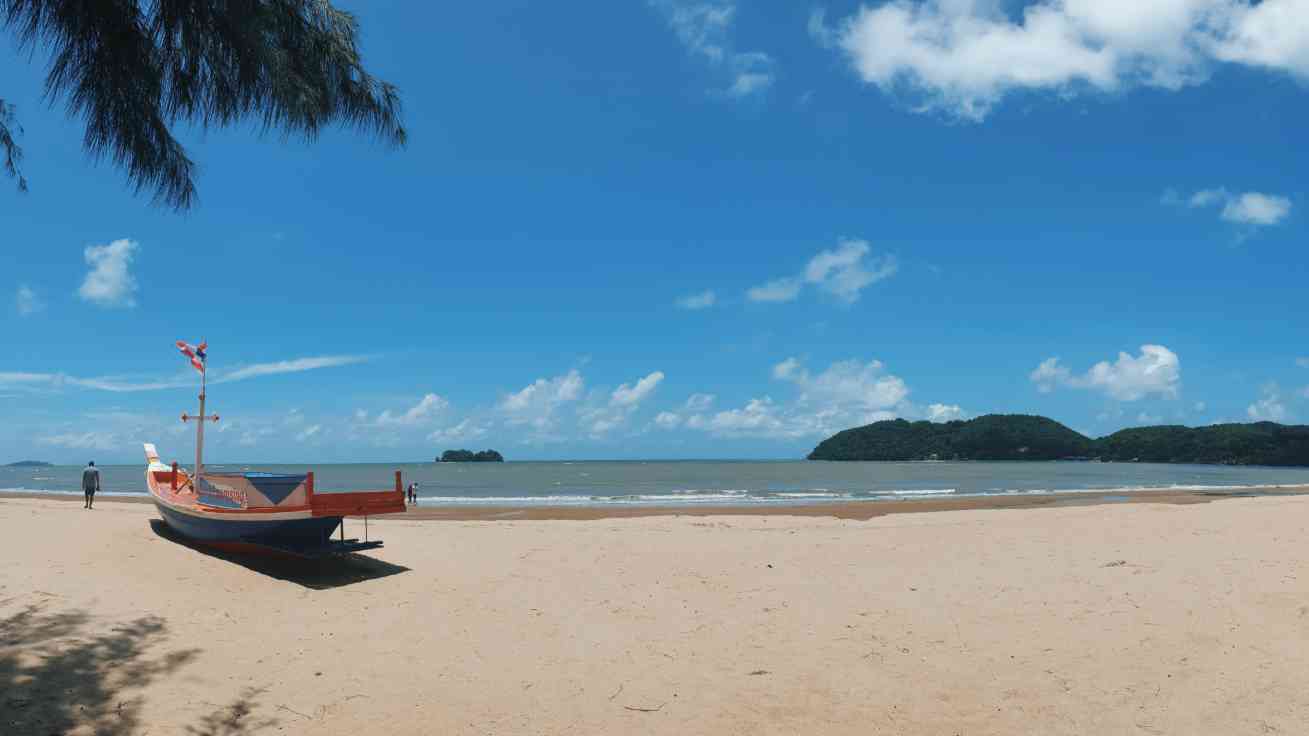 หาดแหลมสิงห์